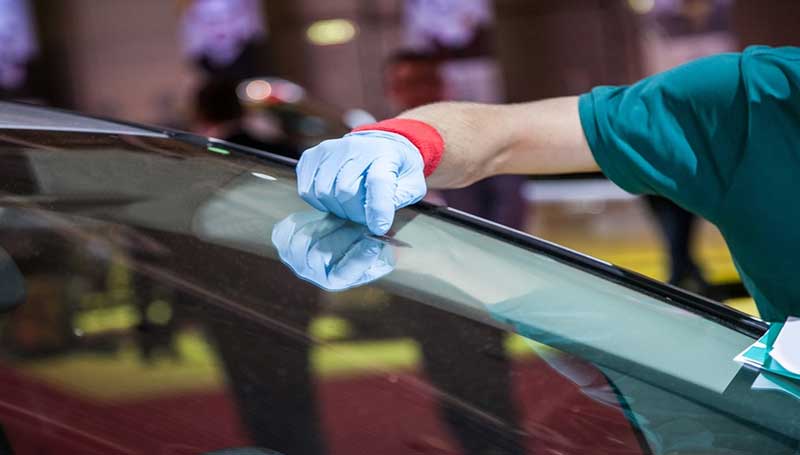 5 Cara Ampuh Hilangkan Baret Pada Kaca Mobil Tips bersihkan baret pada kaca mobil
