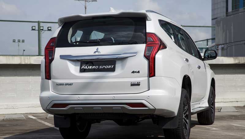 5 Perbedaan Pajero Sport Facelift 2021 Vs Lama, Signifikan! pajero sport facelift 2021 vs lama