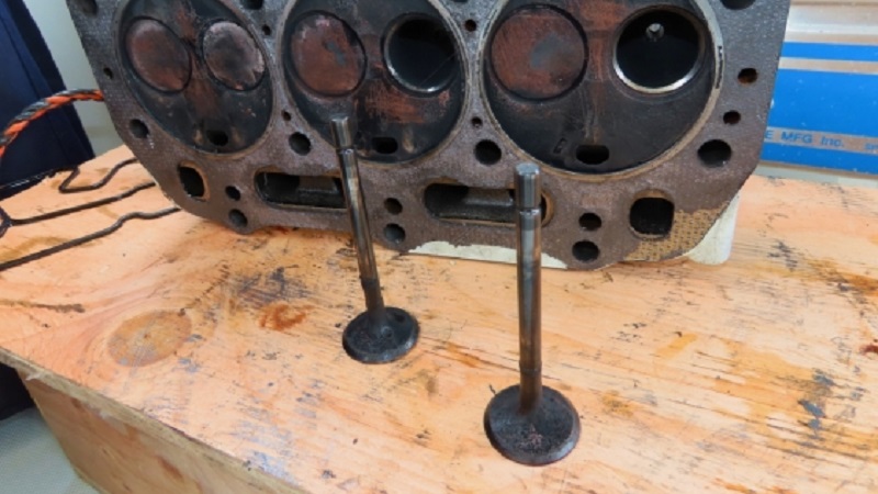 5 Penyebab RPM Naik Turun di Mobil dan Solusinya valve seat rpm naik turun