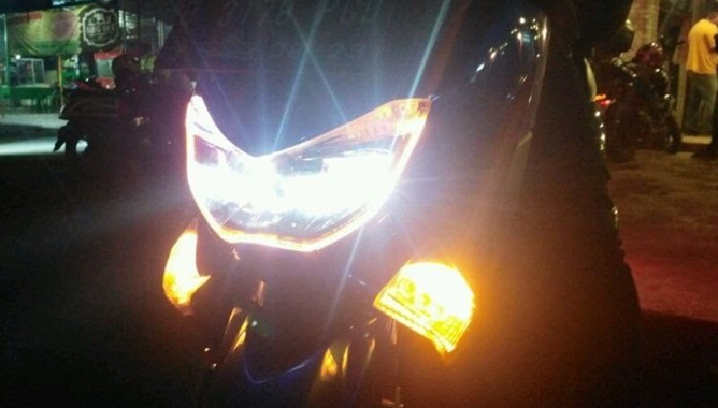 Beda Fitur Lampu Hazard Motor Honda dan Yamaha Fitur lampu darurat