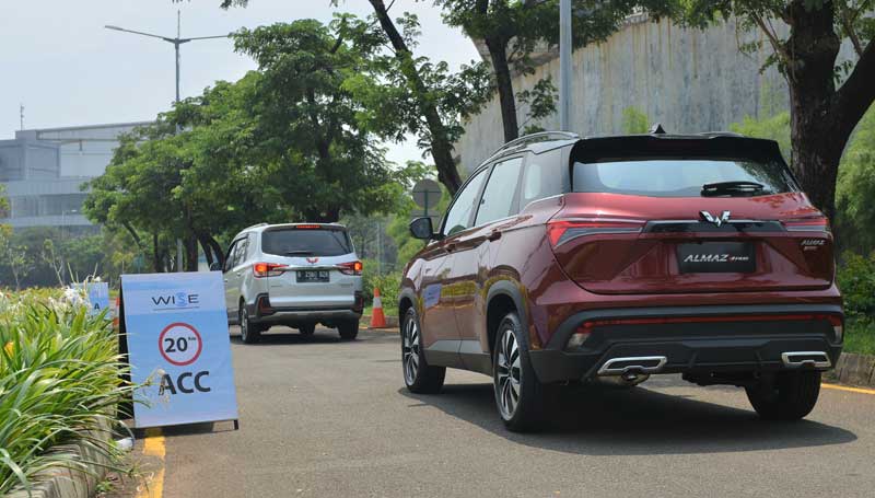Beda Wuling Almaz RS Exclusive Vs Pro, Pilih Mana? Wuling Almaz RS Exclusive Vs Pro