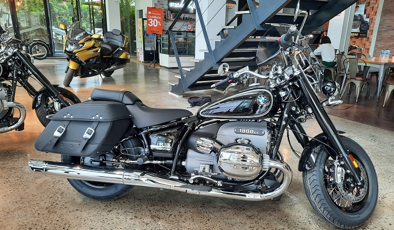 5 Perbedaan BMW R18 Vs R18 Classic, Jangan Salah Beli! bmw r18 classic
