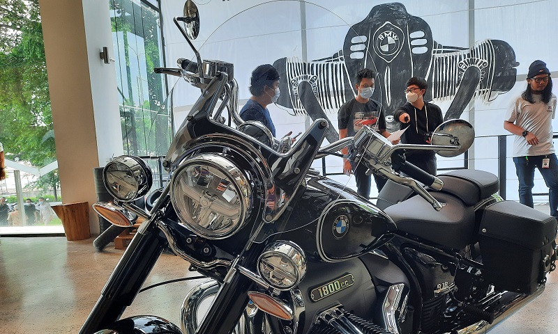 5 Perbedaan BMW R18 Vs R18 Classic, Jangan Salah Beli! bmw r18 vs r18 classic