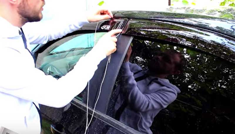 3 Cara Membuka Mobil yang Terkunci dari Dalam Cara membuka mobil yang terkunci dari dalam