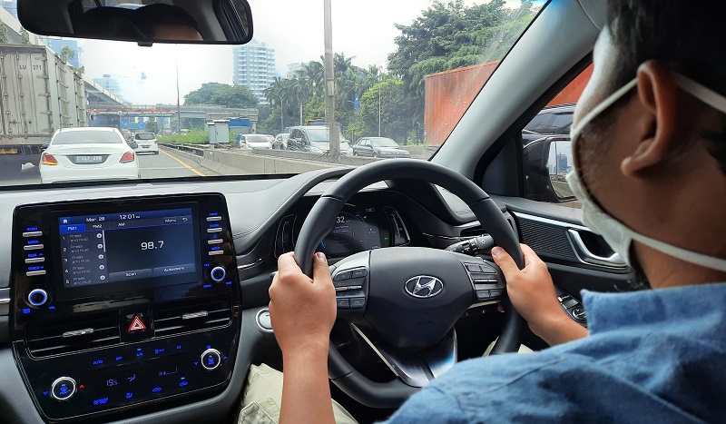 6 Tips Berkendara Mobil Aman Saat Pandemi Covid-19 cara berkendara mobil aman saat pandemi covid-19