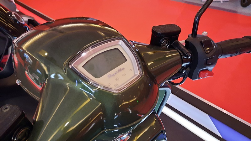 Komparasi Vespa Sprint Vs Royal Alloy GP 150, Bagus Mana? Vespa Sprint dan Royal Alloy GP 150