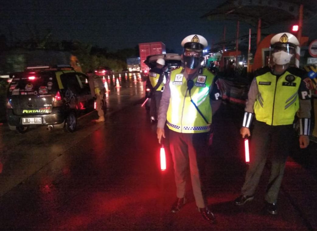 Larangan Mudik, Polisi Tutup Akses ke Jawa Tengah dan Timur Larangan mudik