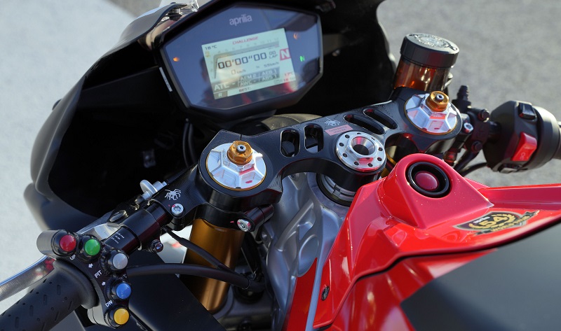 Aprilia RS 660 Trofeo, Motor Dua Silinder Siap Balap! aprilia rs 660 trofeo - panel instrumen