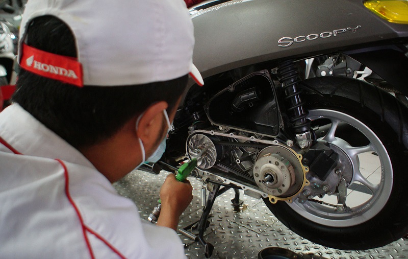 Fungsi Roller Pada Motor Matic dan Cara Kerjanya Fungsi roller pada motor matic
