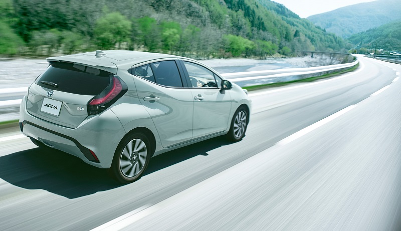 5 Kelebihan Toyota Aqua 2021, Hatchback Hybrid Modern! kelebihan toyota aqua 2021 003 - driving