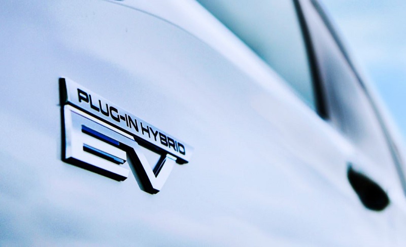 Mitsubishi Siapkan Outlander PHEV 7-Seater, Indonesia Banget Mitsubishi Outlander PHEV 7-Seater