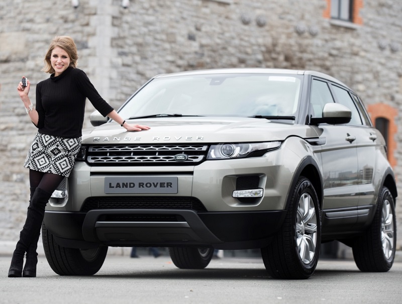 7 Rekomendasi Mobil yang Cocok untuk Wanita mobil yang cocok untuk wanita - range rover evoque