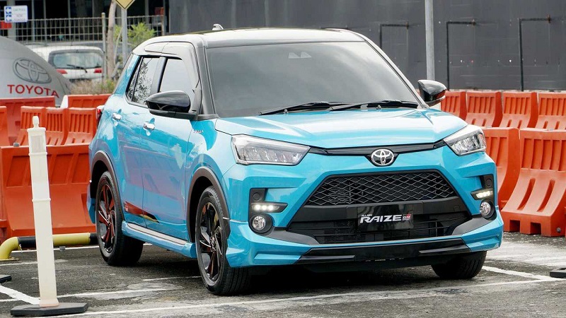 7 Rekomendasi Mobil yang Cocok untuk Wanita mobil yang cocok untuk wanita - toyota raize