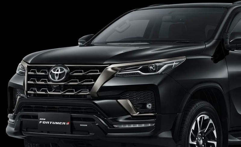 Toyota Fortuner GR Sport, Apa yang Berubah? toyota fortuner gr sport tampak depan