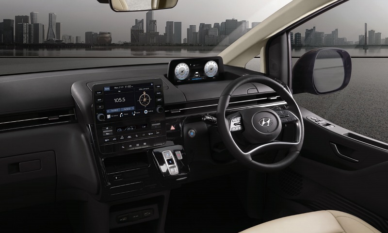Komparasi Hyundai Staria Vs Toyota Alphard, Mana Lebih Mewah? interior hyundai staria