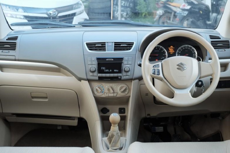Review Suzuki Ertiga Generasi Pertama, Layak Dibeli? Suzuki Ertiga generasi pertama