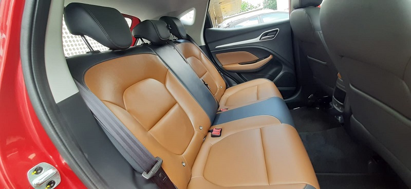 Review MG ZS Facelift 2021, Lebih Nyaman? Review MG ZS facelift 2021 - jok belakang