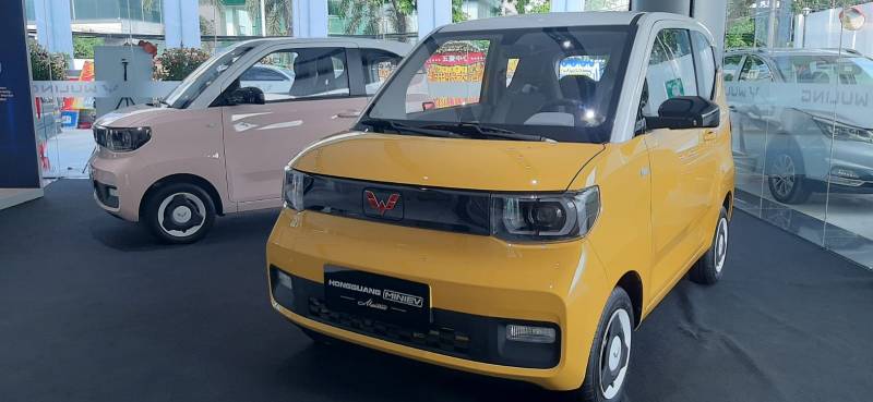 Flagship Wuling Center Jakarta Tampilkan Mobil Listrik! Flagship Wuling Center