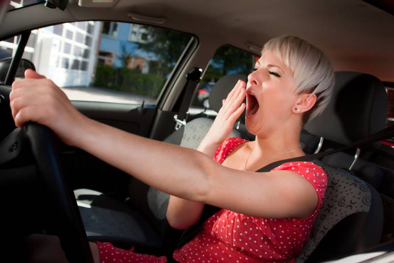 Microsleep Saat Berkendara, Penyebab Kecelakaan Mobil! Microsleep Saat Berkendara