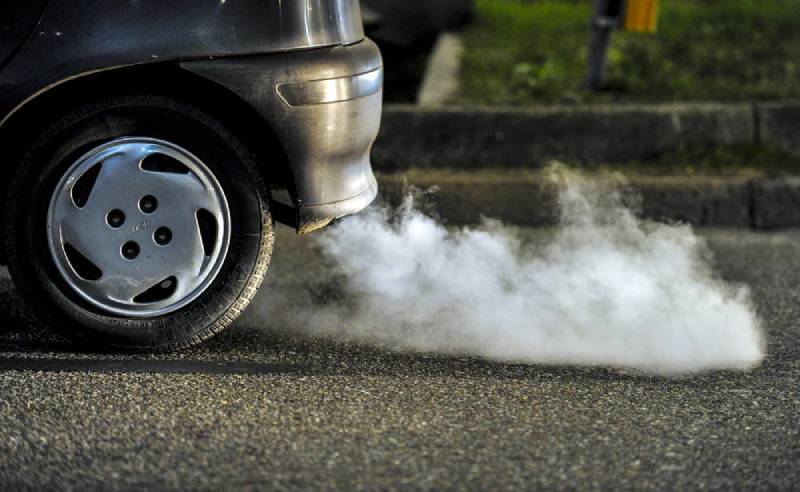 Apa Itu Turun Mesin Mobil atau Overhaul? Asap Putih