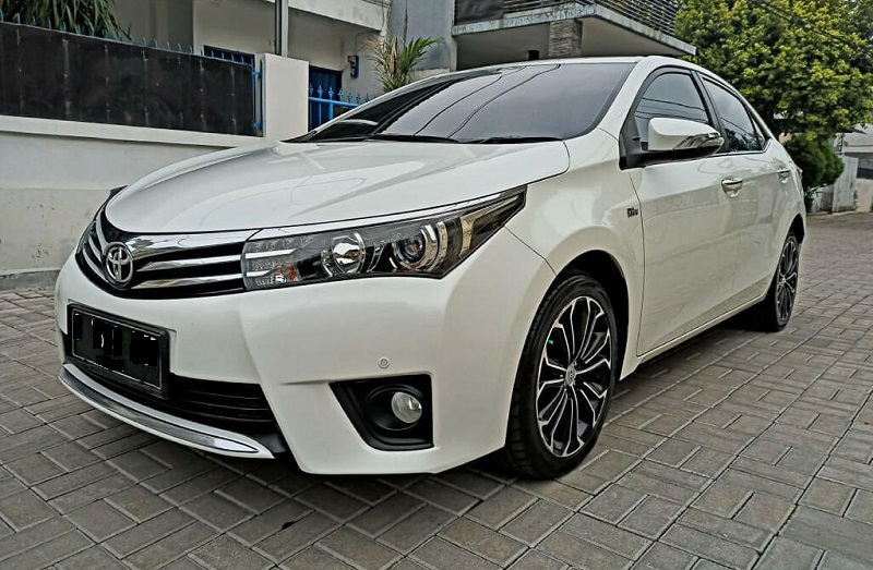 Sejarah Toyota Corolla, Dari Corbet Hingga Hybrid sejarah toyota corolla - altis 2014