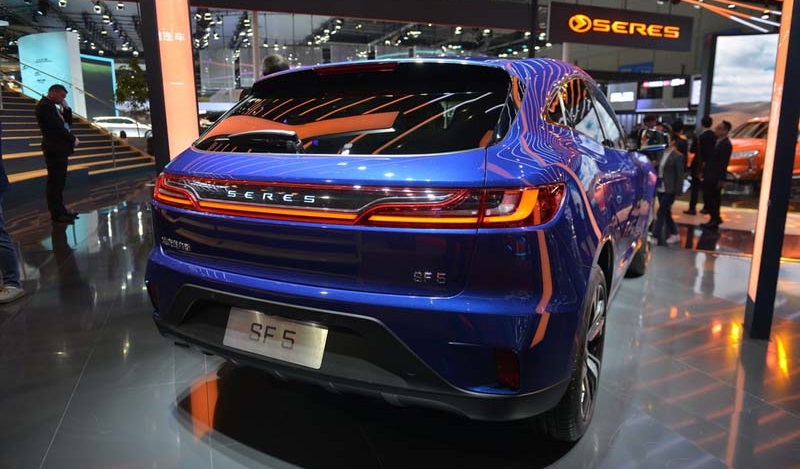 DFSK Hadirkan Seres SF5, SUV Listrik 1.000 Km dfsk seres sf5 - tampak belakang