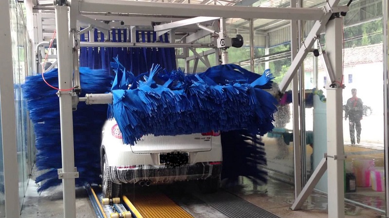Plus Minus Cuci Mobil Otomatis, Cepat Tapi Kurang Detail cuci mobil otomatis