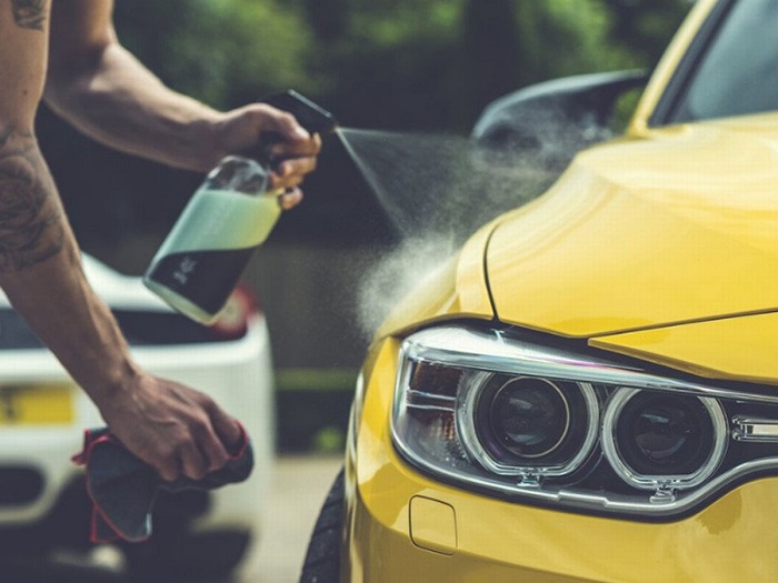 Cuci Mobil Tanpa Air, Bisa Bersih? cara cuci mobil tanpa air