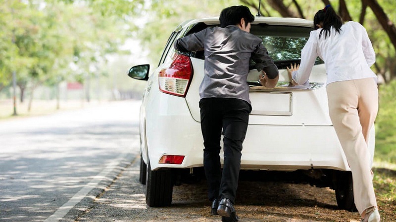 5 Ciri-Ciri Oli Mesin Mobil Habis, Jangan Sampai Terjadi Ciri - ciri oli Mesin habis