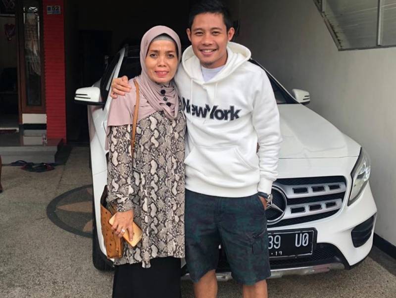 5 Mobil Bintang Sepak Bola Indonesia, Mewah! Mobil Bintang Sepak Bola Indonesia