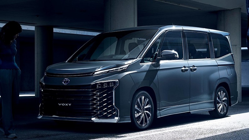 Toyota Voxy Terbaru Sudah Datang, Meluncur di IIMS 2022? toyota voxy terbaru