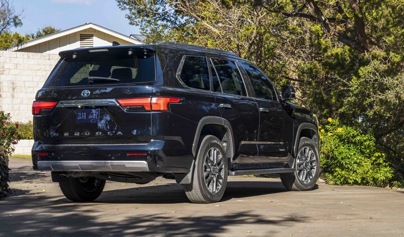 Spesifikasi Toyota Sequoia, Lebih Ganteng dari Land Cruiser spesifikasi toyota sequoia 002