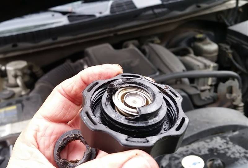 7 Penyebab Radiator Mobil Bocor, Waspada! Penyebab Radiator Mobil Bocor