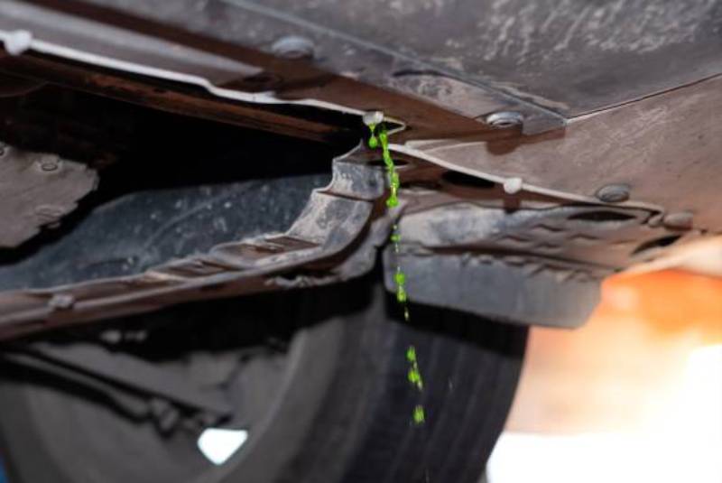 7 Penyebab Radiator Mobil Bocor, Waspada! Penyebab Radiator Mobil Bocor
