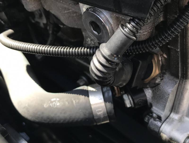 7 Penyebab Radiator Mobil Bocor, Waspada! Penyebab Radiator Mobil Bocor