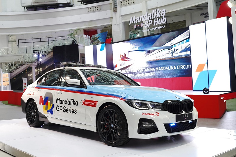 6 Tips Naik Mobil di Sirkuit untuk Pemula, Pasti Bisa! bmw 330e m sport jadi saftey car motogp mandalika