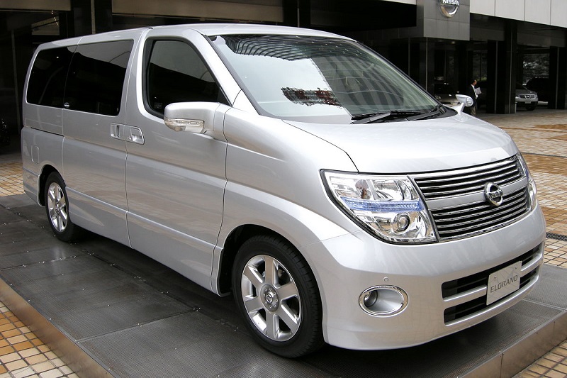 Sejarah Nissan Elgrand, MPV Mewah Pesaing Alphard sejarah nissan elgrand