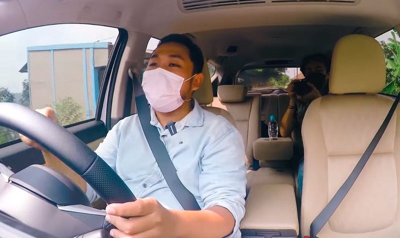 3 Kekurangan Xpander CVT Terbaru, Kamu Harus Tahu! kekurangan xpander cvt terbaru - jok warna cerah