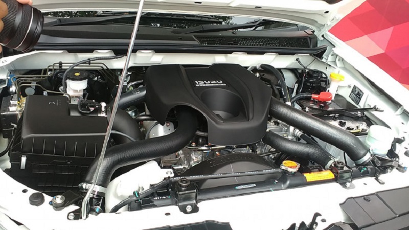 Kelebihan dan Kekurangan Isuzu MU-X 2.5 Liter, Layak Dibeli? kelebihan dan kekurangan isuzu mu-x