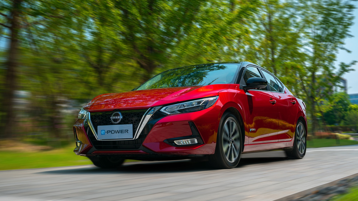 Daftar 10 Mobil Paling Laku di Dunia, Ada Wuling! mobil paling laku di dunia - nissan sylphy 001