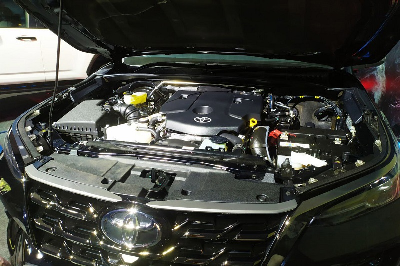 5 Kekurangan Toyota Fortuner 2.4 Liter Dibanding Pajero! kekurangan toyota fortuner 2.4 liter
