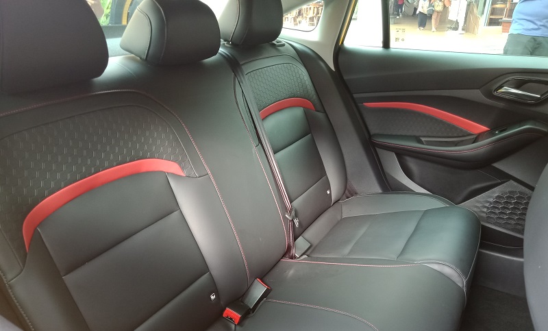 Spesifikasi MG 5 GT Indonesia, Antara Civic dan Vios spesifikasi mg 5 gt - jok belakang