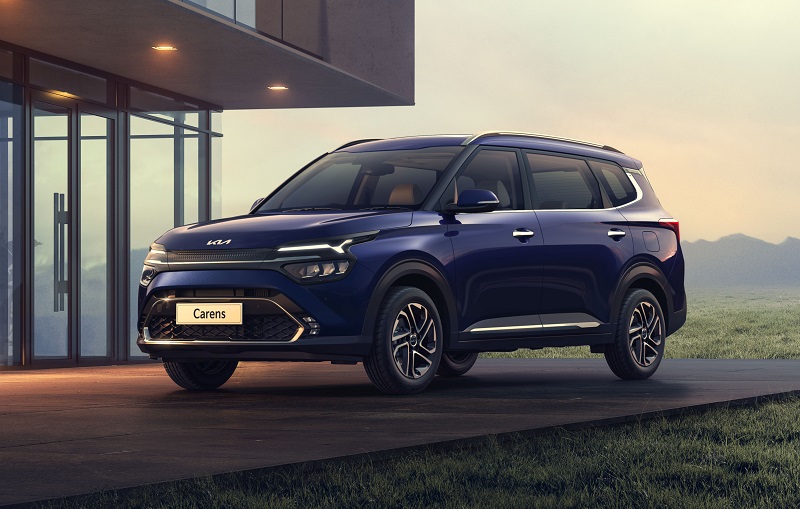 Spesifikasi Kia Carens Indonesia, Antara Innova dan Xpander! spesifikasi kia carens - tampak depan