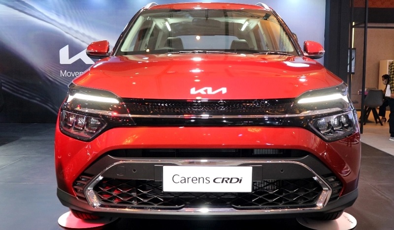 Kia Carens Vs Mitsubishi Xpander, Mending Mana? kia carens vs mitsubishi xpander