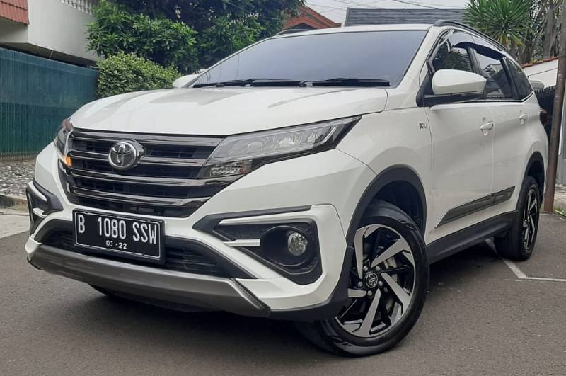 5 Mobil Toyota Terpopuler Beserta Daftar Harganya! Mobil Toyota terpopuler