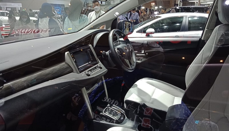 Spesifikasi Toyota Kijang Innova EV yang Hadir di IIMS 2022 spesifikasi toyota kijang innova ev - interior