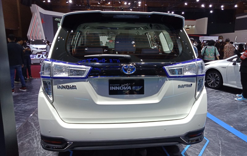 Spesifikasi Toyota Kijang Innova EV yang Hadir di IIMS 2022 spesifikasi toyota kijang innova ev - tampak belakang