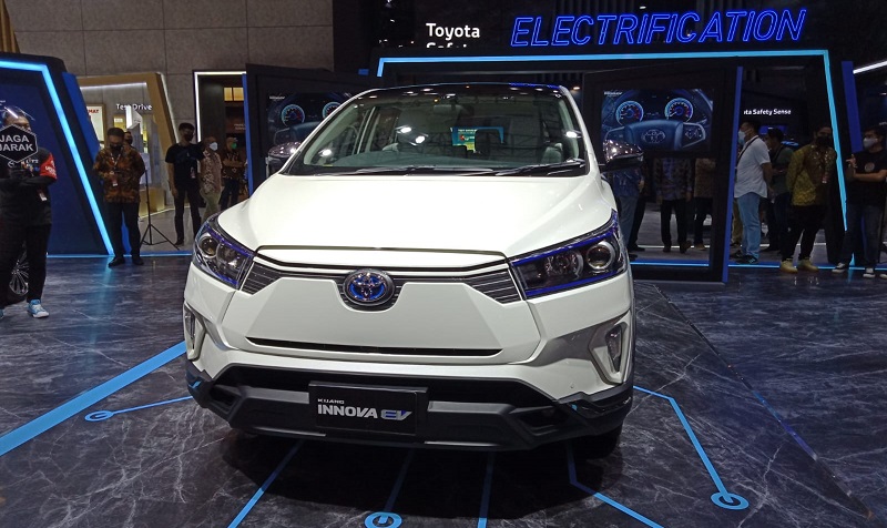 Sejarah Toyota Kijang di Indonesia, Sudah 45 Tahun! spesifikasi toyota kijang innova ev - tampak depan