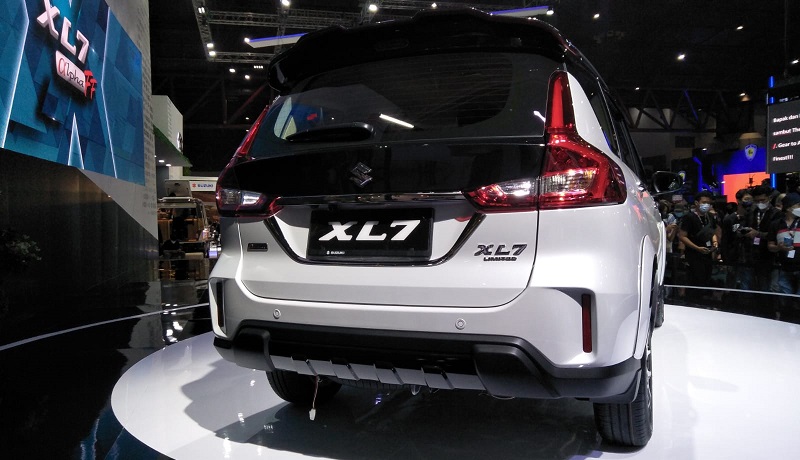 Harga Suzuki XL7 Alpha FF, Paling Mahal! harga suzuki xl7 alpha ff - tampak belakang