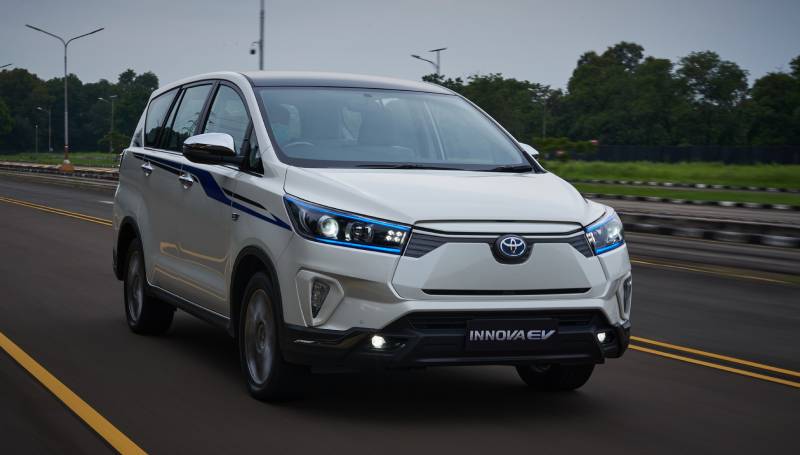 Innova Hycross Uji Jalan, Kapan Dijual? Innova Hycross